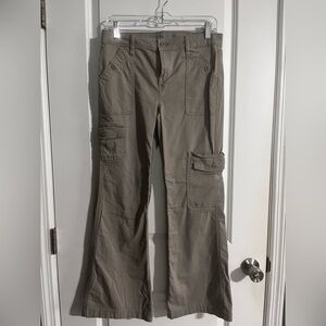 Khaki Cargo Pants (16 girls)